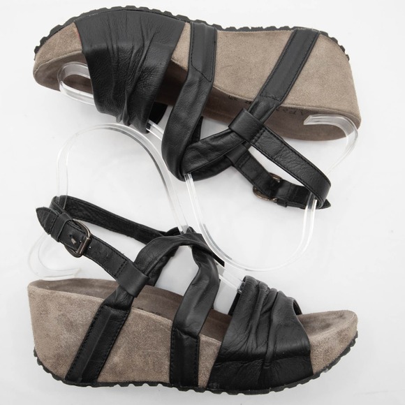 & Other Stories Black and Tan Sandals - Picture 7 of 11